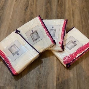 Lush Pom Pom window panel